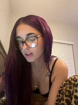 SophieSkyeX's Webcam Show