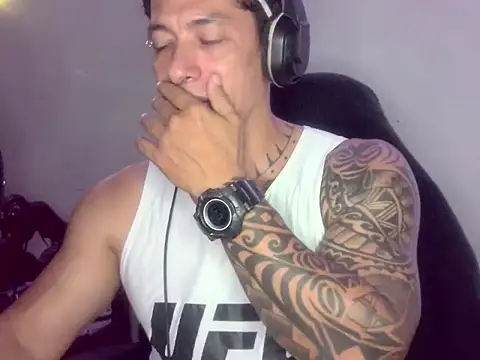 Adam_Domのウェブカメラショー