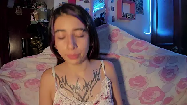 Rebecahart Chat XXX in diretta