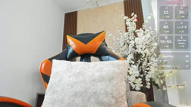 Izzy_lux 现场XXX聊天