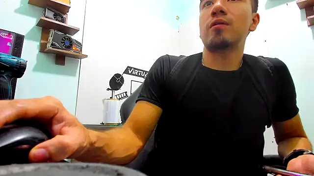 taylor_cruz – Naživo XXX chat