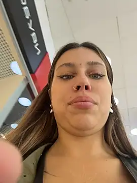 XXX chat uživo modela Jucie_Boom