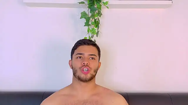 แชท XXX สดของ TylerWest_