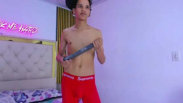 JustinSecret: απευθείας συνομιλία ΧΧΧ