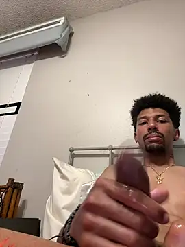 צ'אט XXX בשידור חי של BigPrettyDick777