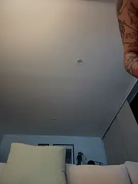 Rae_Lil_White's Live XXX Chat