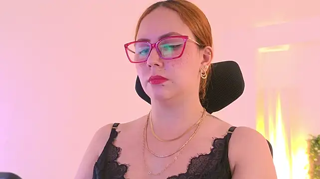 دردشة MistressErza الجنسية المباشرة