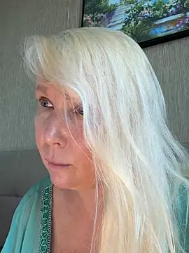 XXX chat uživo modela EmmaInLove23