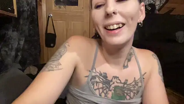 دردشة TeenyDoll الجنسية المباشرة