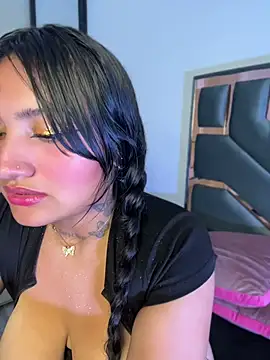 Show modela Luna_ec na web-kameri