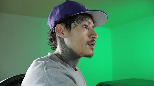 trieone Adlı Modelin Canlı XXX Sohbeti