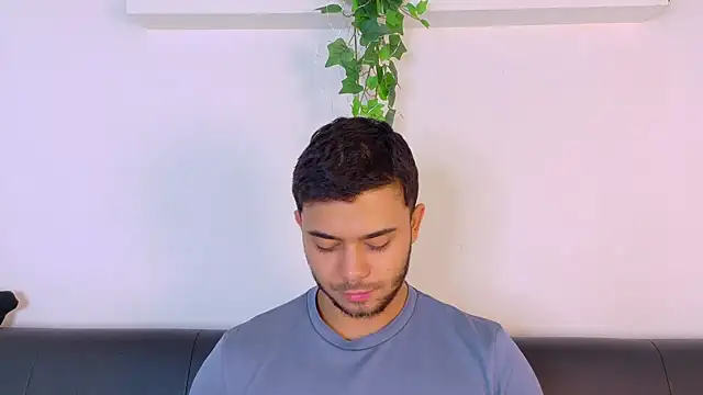 TylerWest_ Live XXX-chat