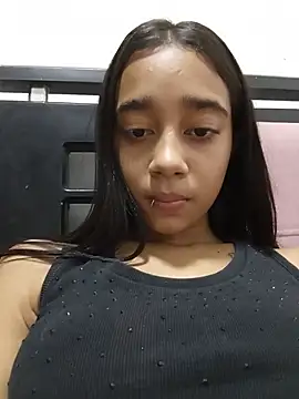 Zoe_Sweett18 Adlı Modelin Canlı XXX Sohbeti