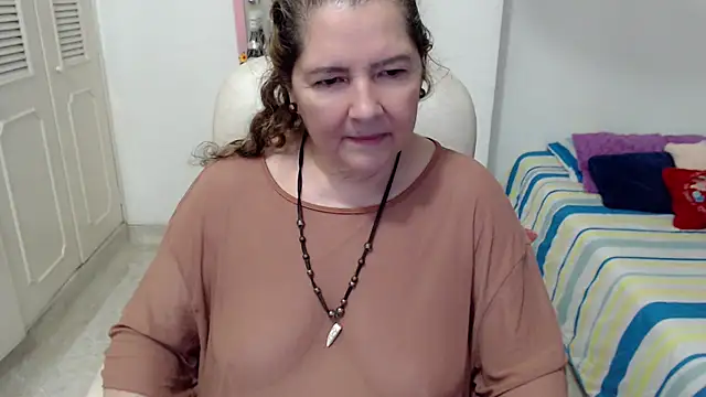 leonela_69 Adlı Modelin Canlı XXX Sohbeti