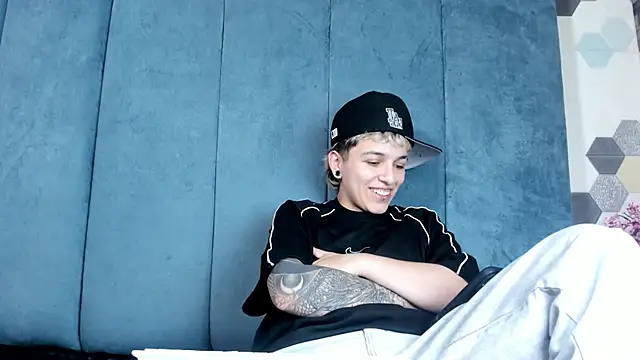 Megan_Thompson_ Chat XXX in diretta