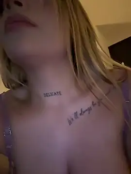 Czat XXX na żywo – MiaWhitePink_