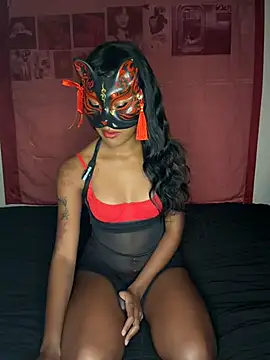 LadyKitsune Adlı Modelin Canlı XXX Sohbeti