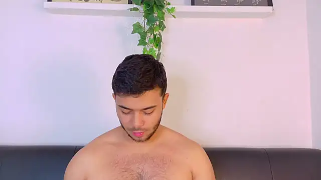 TylerWest_ – Naživo XXX chat