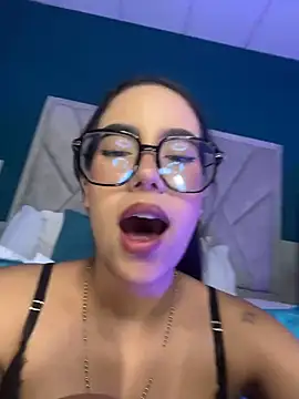צ'אט XXX בשידור חי של TopDollXXX