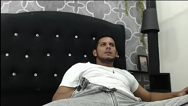 צ'אט XXX בשידור חי של Chris_Dick23