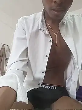 Indorecockyboy Adlı Modelin Canlı XXX Sohbeti