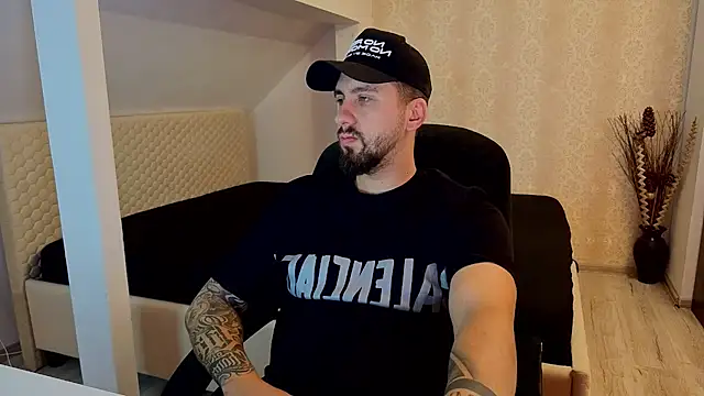 LoganStroud's Live XXX Chat