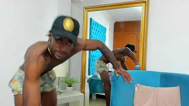 Charliedamn XXX чат на живо