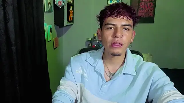 XXX chat uživo modela MikeyKuro