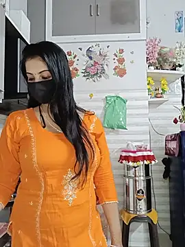 Pokazy przed kamerką – Kaur_Simran_01