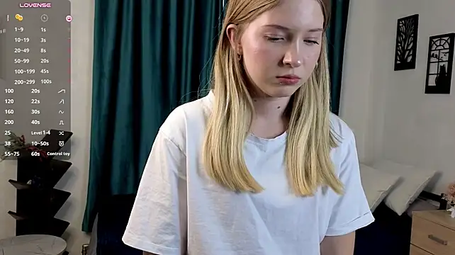 OnitaHoglen's Live XXX Chat