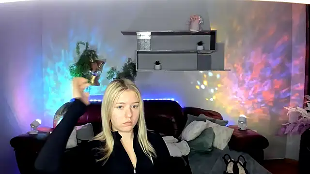 XXX chat uživo modela RosaTiny