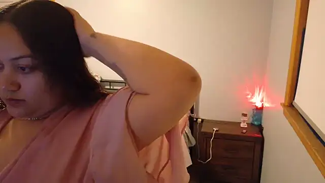 honeeyyy_pot Adlı Modelin Canlı XXX Sohbeti