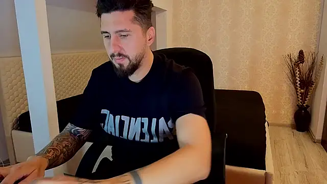 Chatroom XXX en direct de LoganStroud