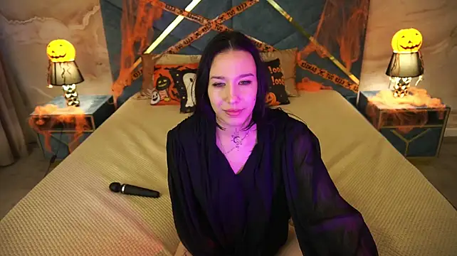 NikkiGoldSide's Live XXX Chat