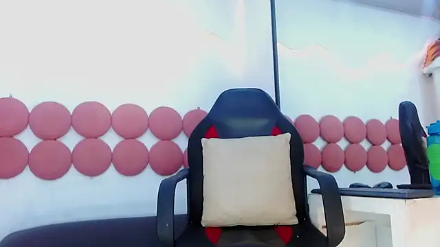 צ'אט XXX בשידור חי של Drake_Jack