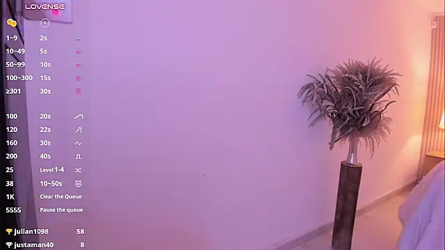 celeste_rosse's Live XXX Chat