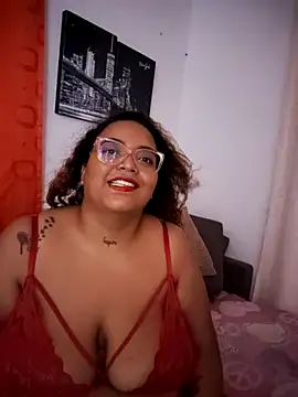 Mia9902's Live XXX Chat