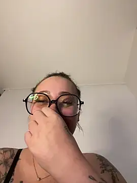 queenlo_xxx's Live XXX Chat