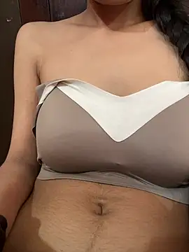 LuxeAura Chat XXX live