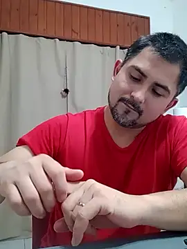 Chat XXX en directo de Bradd_32