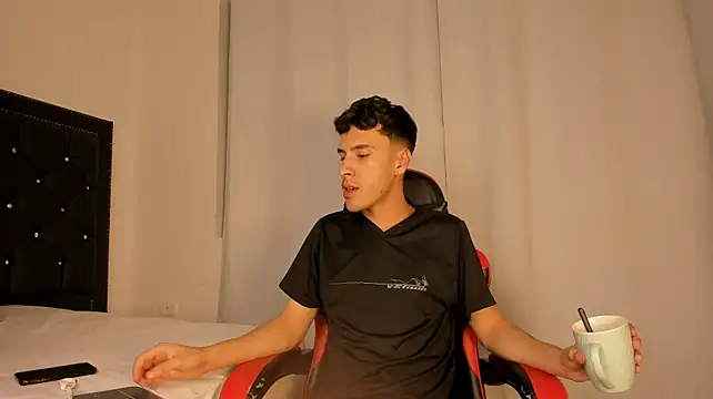 Chat +18 de MaxLeons ao vivo