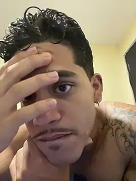 Show modela James94444 na web-kameri