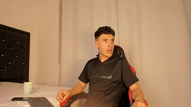 MaxLeons 라이브 XXX 채팅