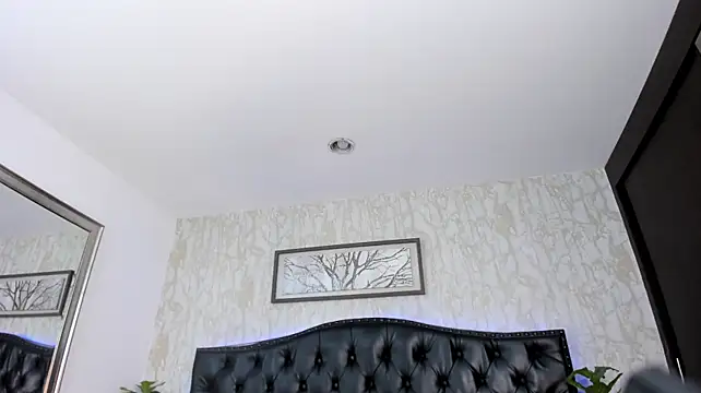 MattDevon Adlı Modelin Canlı XXX Sohbeti