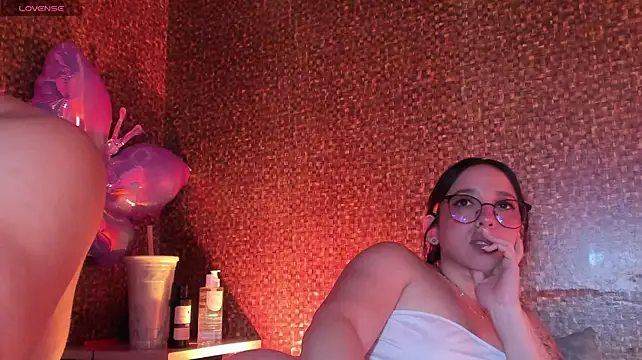 Chat XXX ao vivo de Apartment28