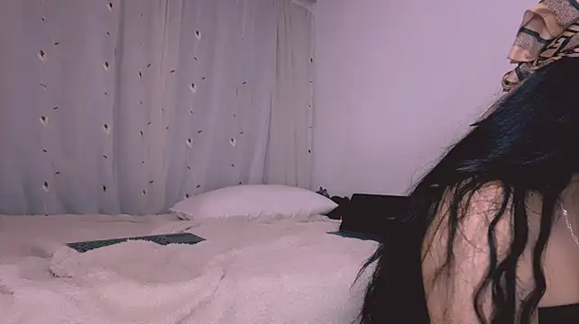Miiafoxxx 现场XXX聊天