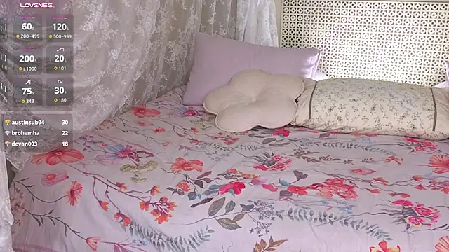 Linda__Bloom 现场XXX聊天