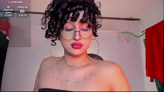 Heka_Prudence Adlı Modelin Canlı XXX Sohbeti