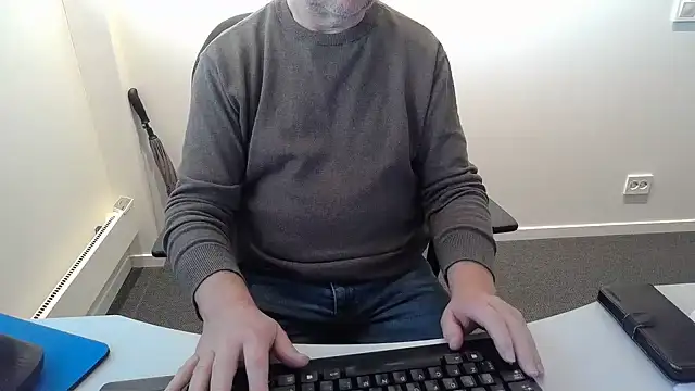 Buggemann live XXX chat