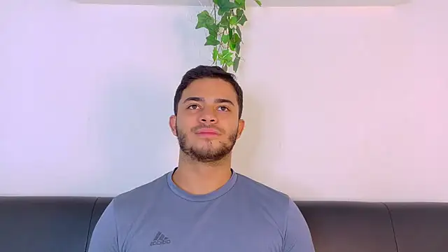 TylerWest_: онлайн-секс-чат